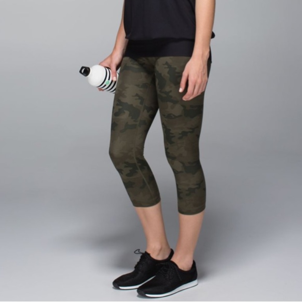 Lululemon Wunder Under Crop Full-On Luxtreme | Size 4 | EUC, worn 2xs